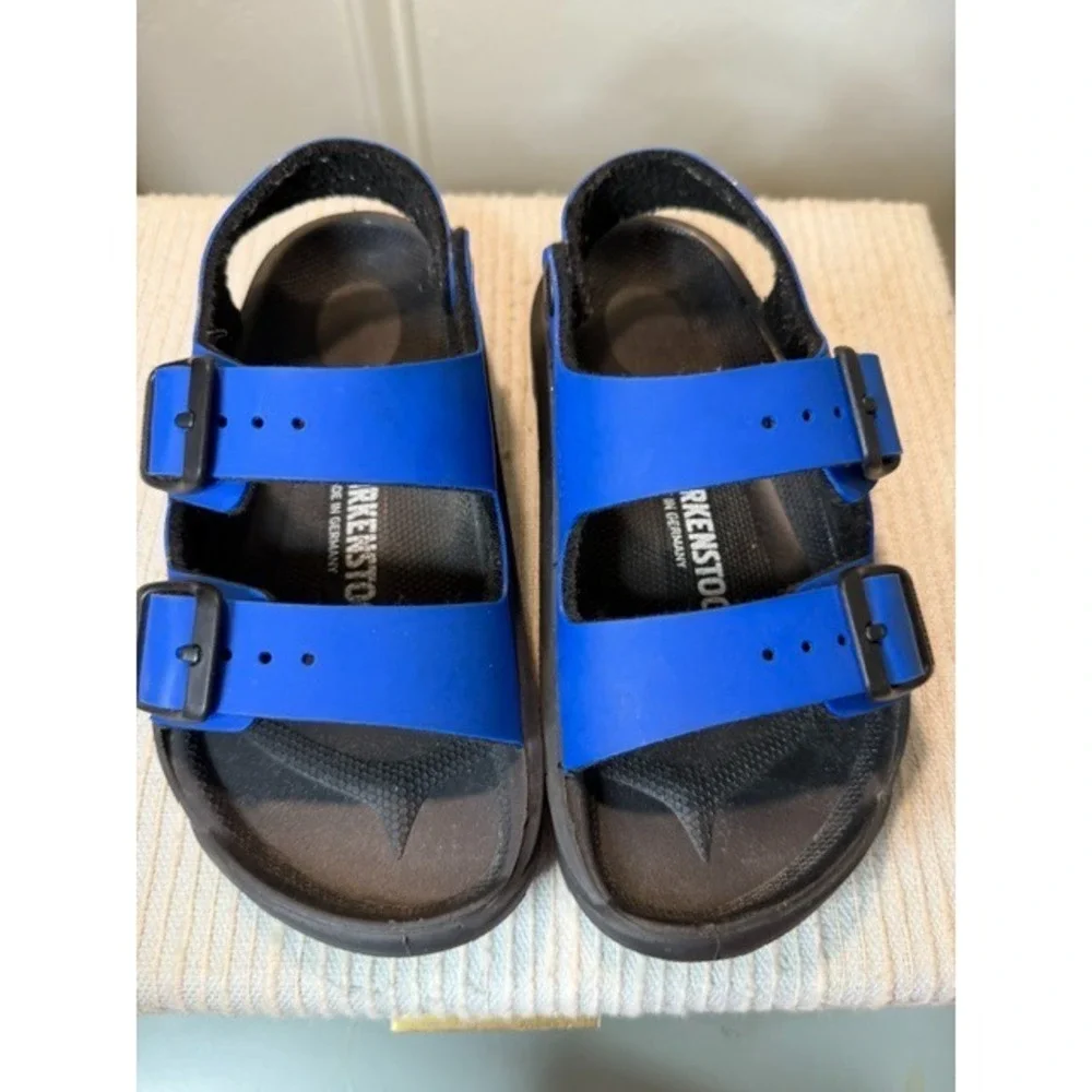 Birkenstock- Boys Sandals Size 28 (10-10.5 US)
